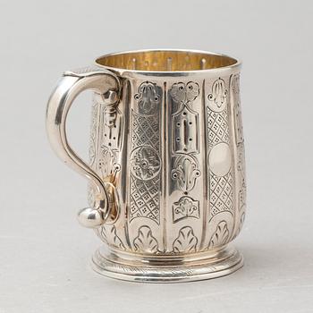 MUGG, silver, London, England, 1730. Vikt ca 238 g.