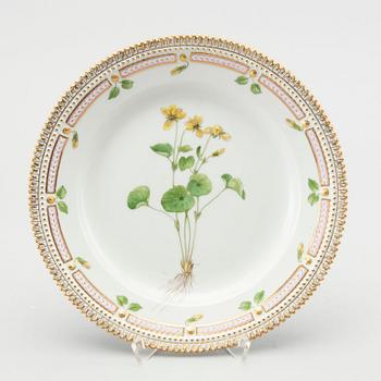 A Royal Copenhagen Flora Danica porcelain plate.