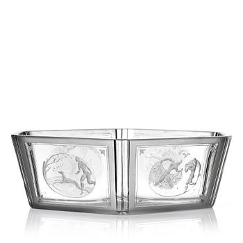 Simon Gate, an engraved glass bowl, Orrefors, Sweden 1946, model 372.