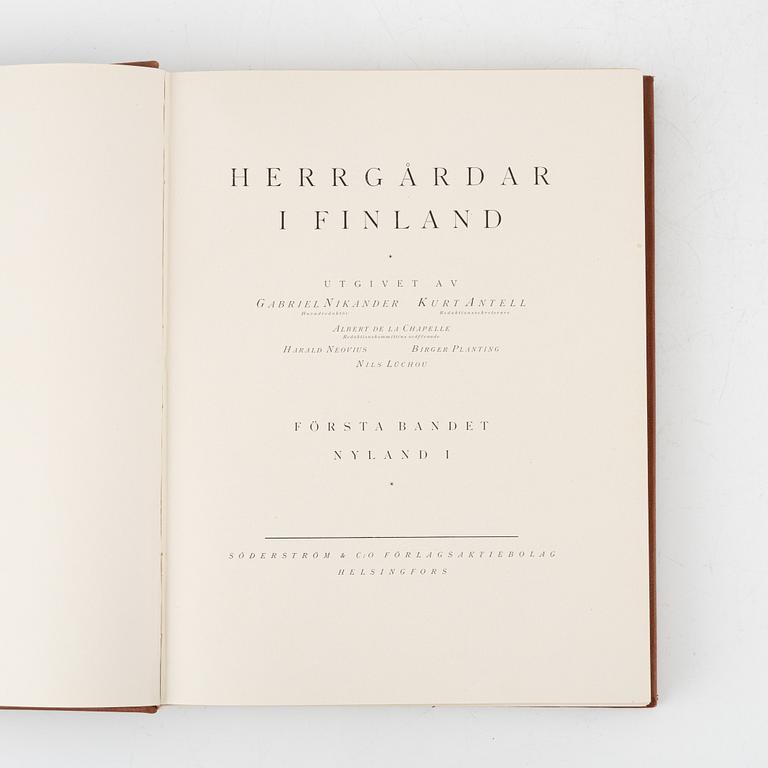 "Svenska slott och Herresäten vid 1900-talets början", 5 band, Stockholm 1908-10, samt "Herrgårdar i Finland", 1 band.