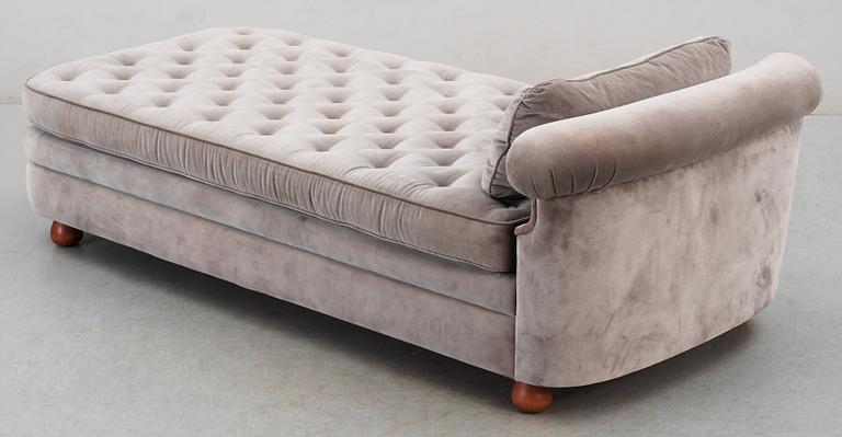 JOSEF FRANK, couch, Firma Svenskt Tenn, modell 775.