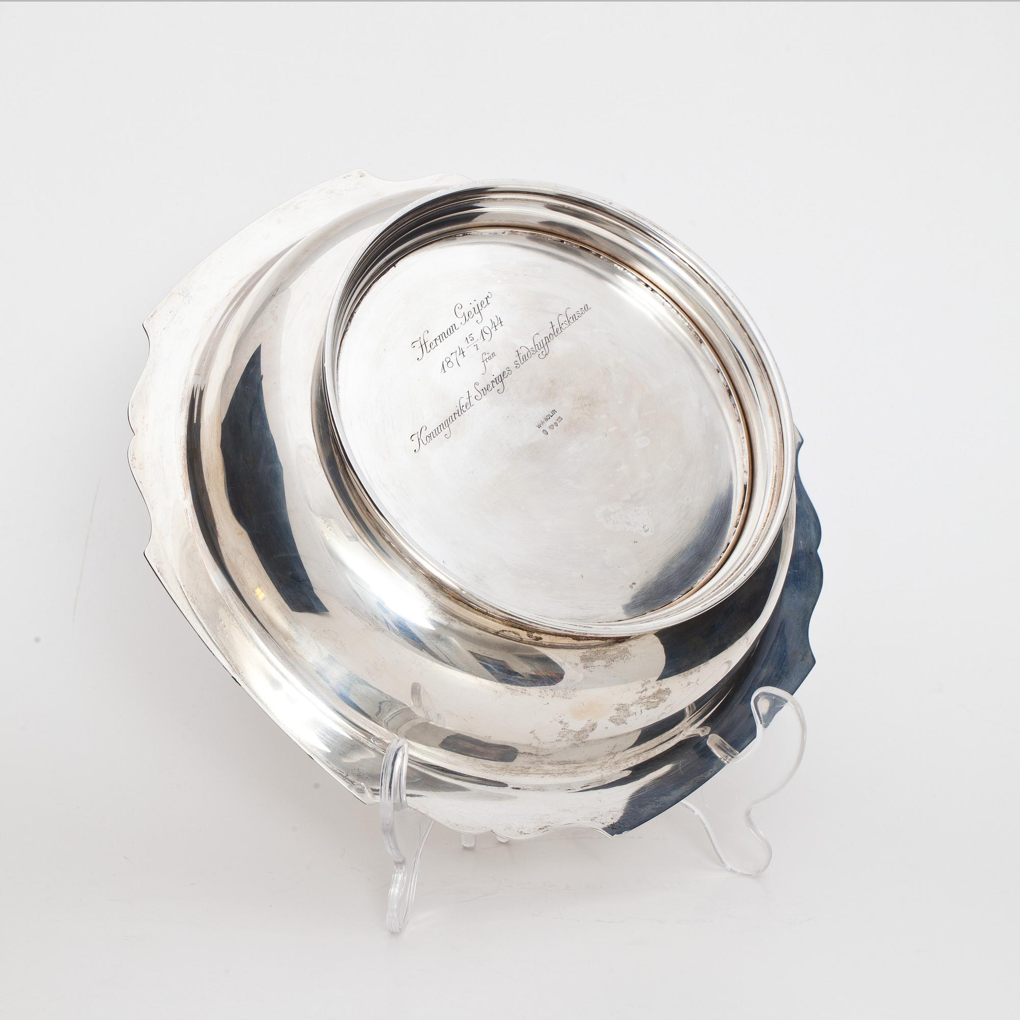 SKÅLFAT, silver, W.A. Bolin, Stockholm, 1935. Vikt c:a 600 g.