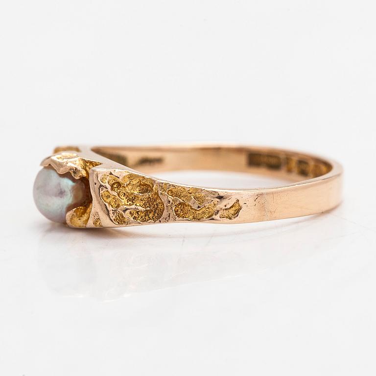 Björn Weckström, a 14K gold and cultured pearl ring 'Small word' for Lapponia 1972.