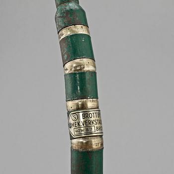 BORDSLAMPA, Brottby mekaniska verkstadslampa, omkring 1900-talets mitt.