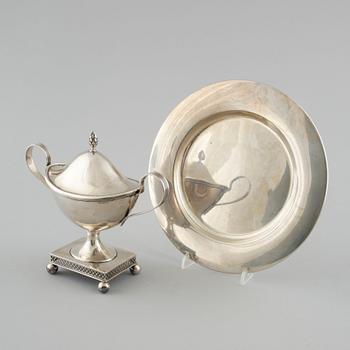 A silver sugar bowl and a silver dish from Sweden, first half of the 20th century.