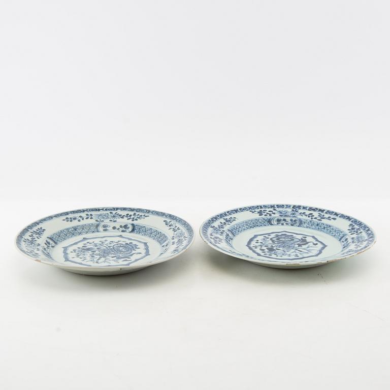 A group of 10 odd blue and white dinner plates, Qing dynasty, 18th/19th century.