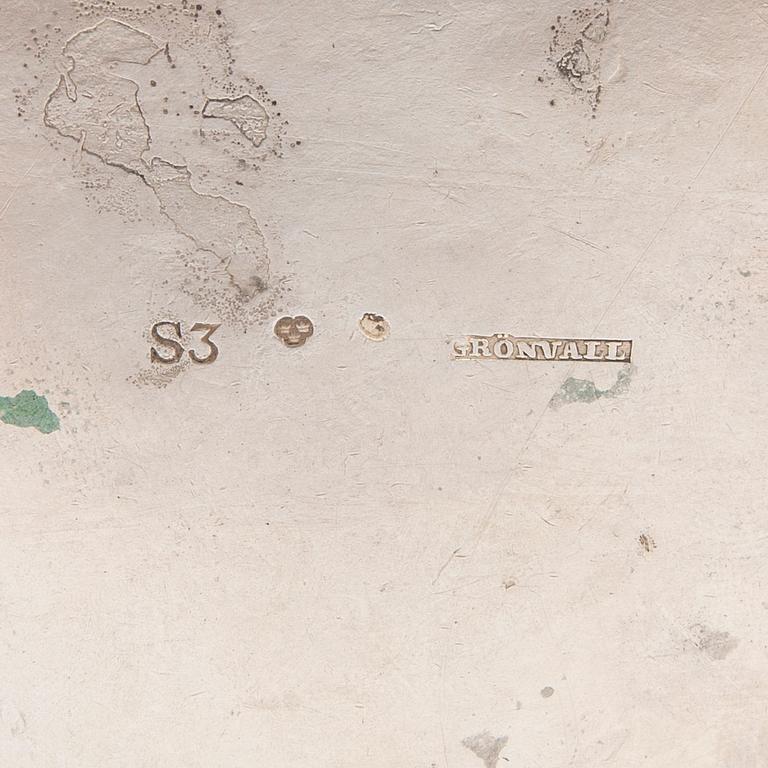 A Swedish 19th century silver box mark of JP Grönvall Stockholm 1824, weight 294 grams.