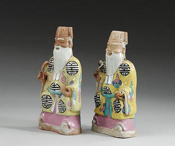 A set of two famille rose figures, Qing dynasty, ca 1800.