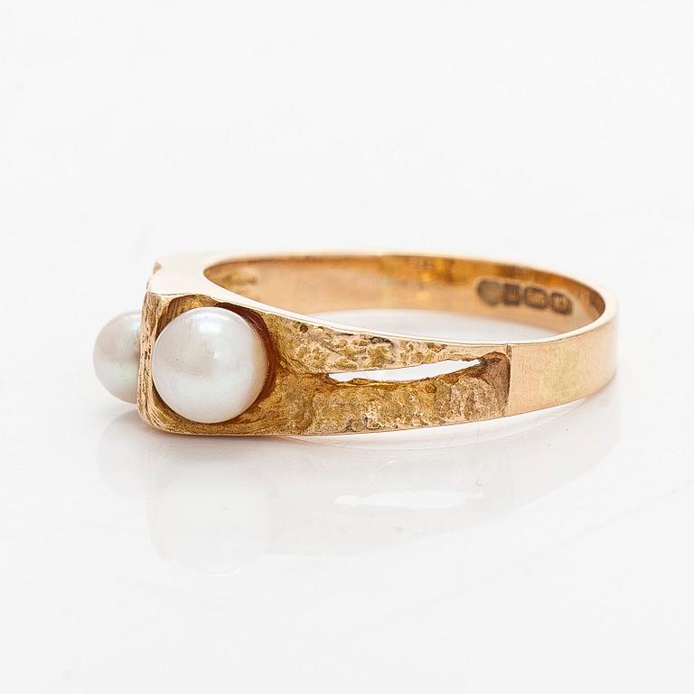 Björn Weckström, ring, “Whisper”, cultured pearls, 14K gold, Lapponia 1975.