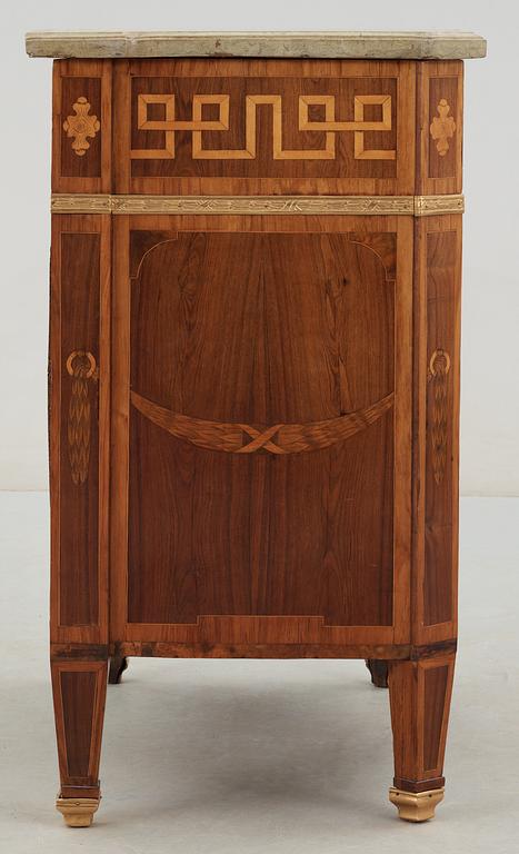 BYRÅ, av Gustaf Foltiern 1782 (mästare i Stockholm 1771-1804). Gustaviansk.