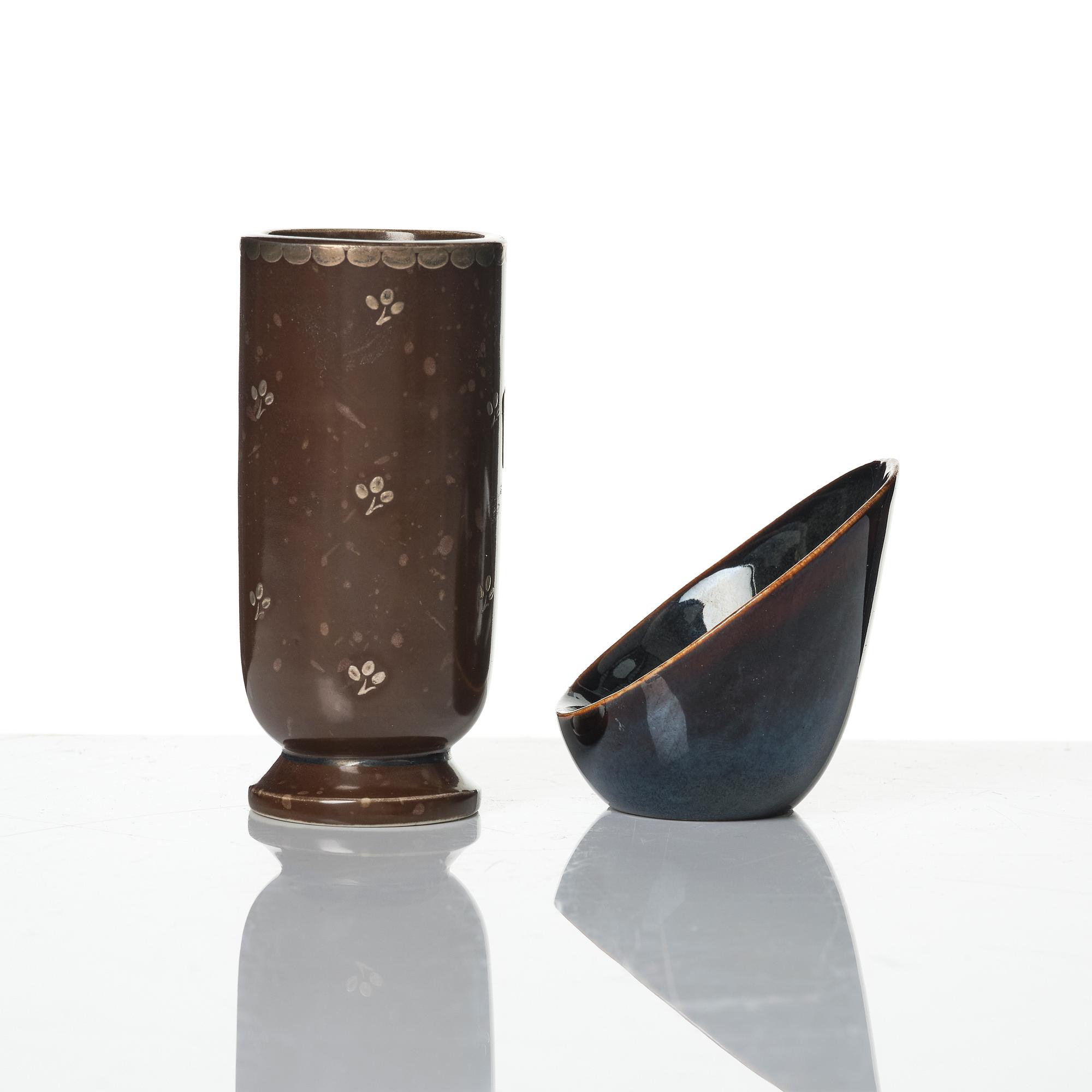 Wilhelm Kåge, a collection of ceramic, mostly "Argenta", 49 pieces, Gustavsberg, Sweden, 1930's-60's.