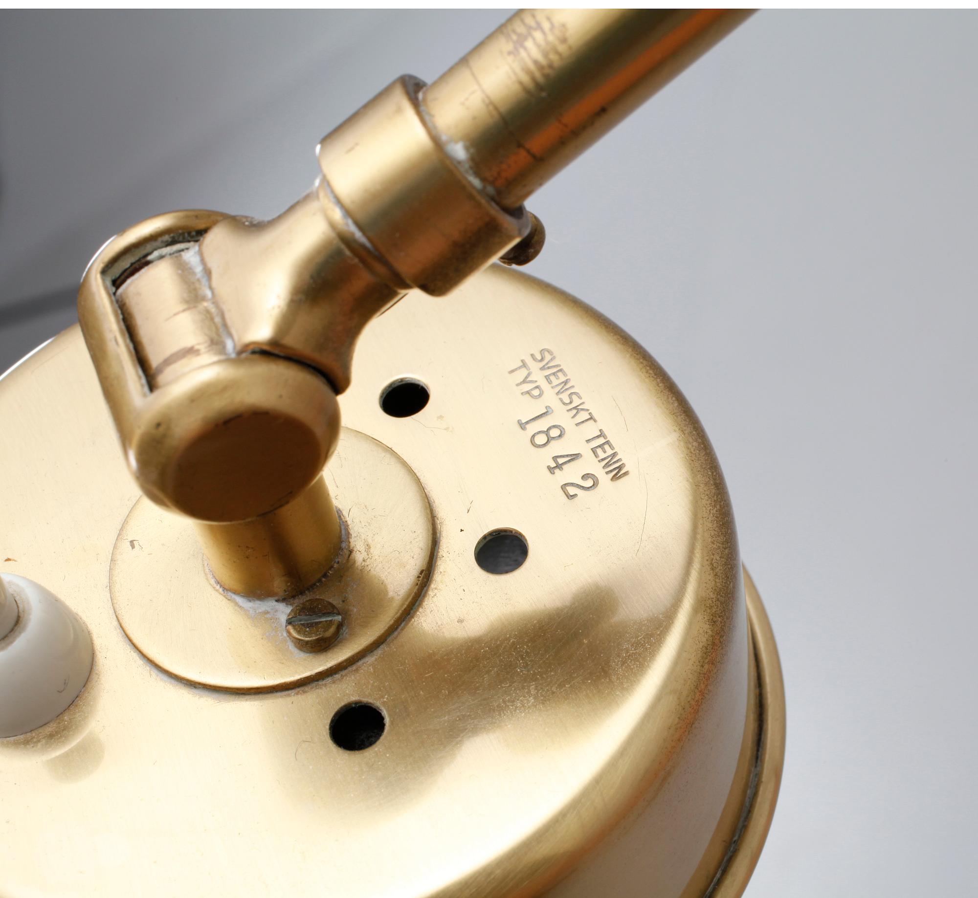 GOLVLAMPA, mässing, Svenskt Tenn modell 1842.