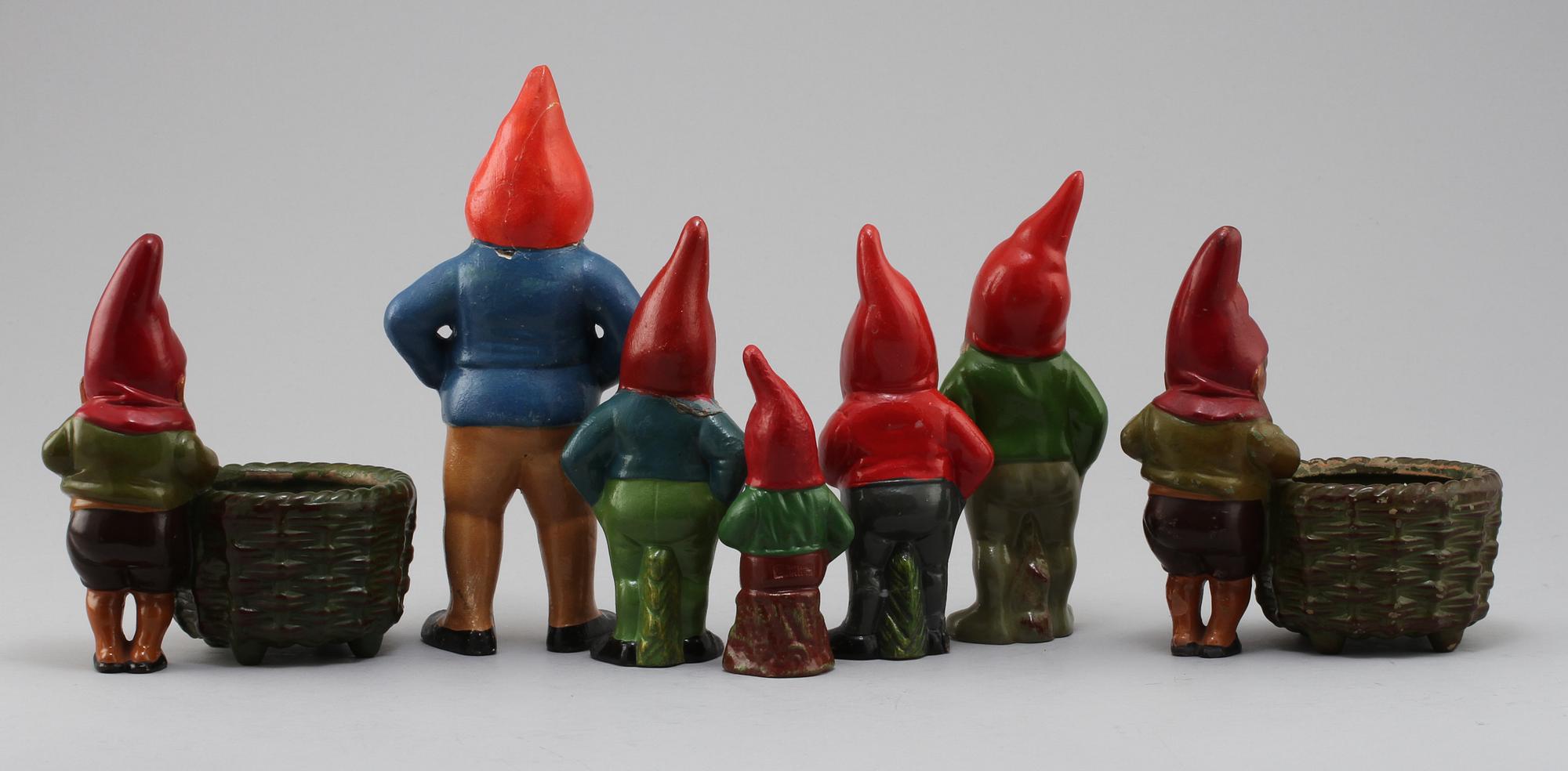 PARTI TOMTAR, 7 st, lergods, 1900-talets första hälft.