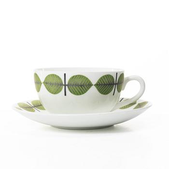 Stig Lindberg, 56 'Berså' service pieces in bone china and earthenware, Gustavsberg.