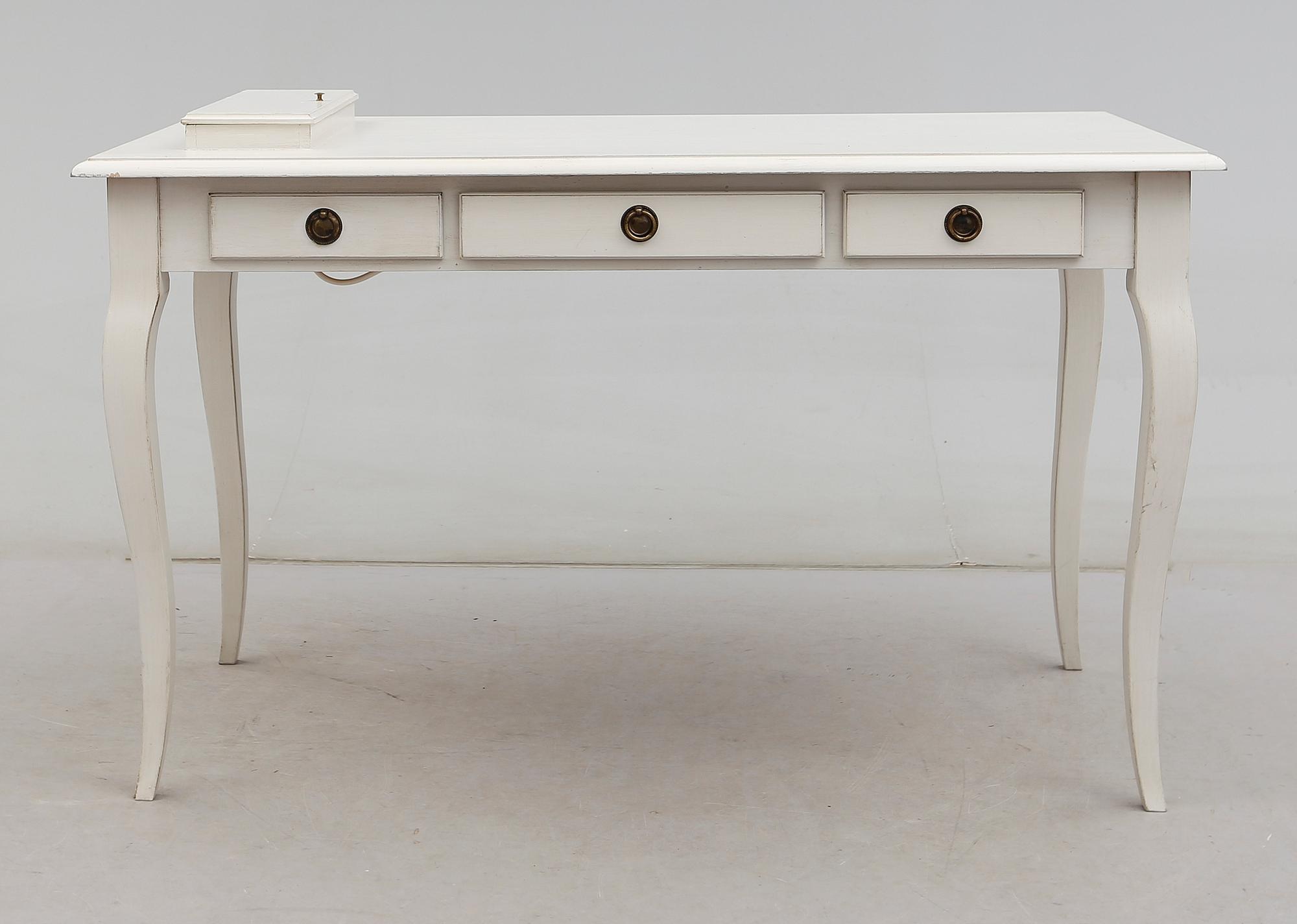 SKRIVBORD, rokokostil, 1900-talets andra hälft.