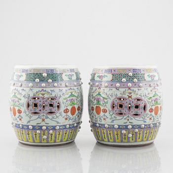 A pair of porcelain stools/pedestals, China, late Qing dynasty.