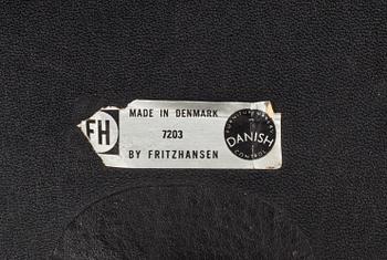 FÅTÖLJ, "Svanen" av Arne Jacobsen för Fritz Hansen, Danmark.