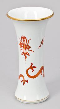 VAS, porslin. Meissen. 1924-34.