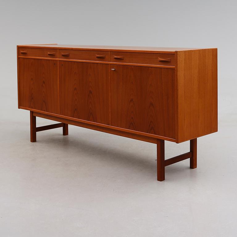 SIDEBOARD, Ulferts, 1900-talets andra hälft.