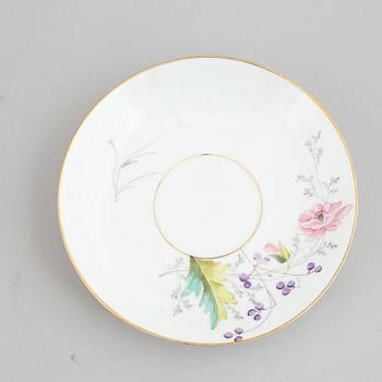 Eight porcelain coffeecups with saucers, Kusnetsov, Russia, around 1900.