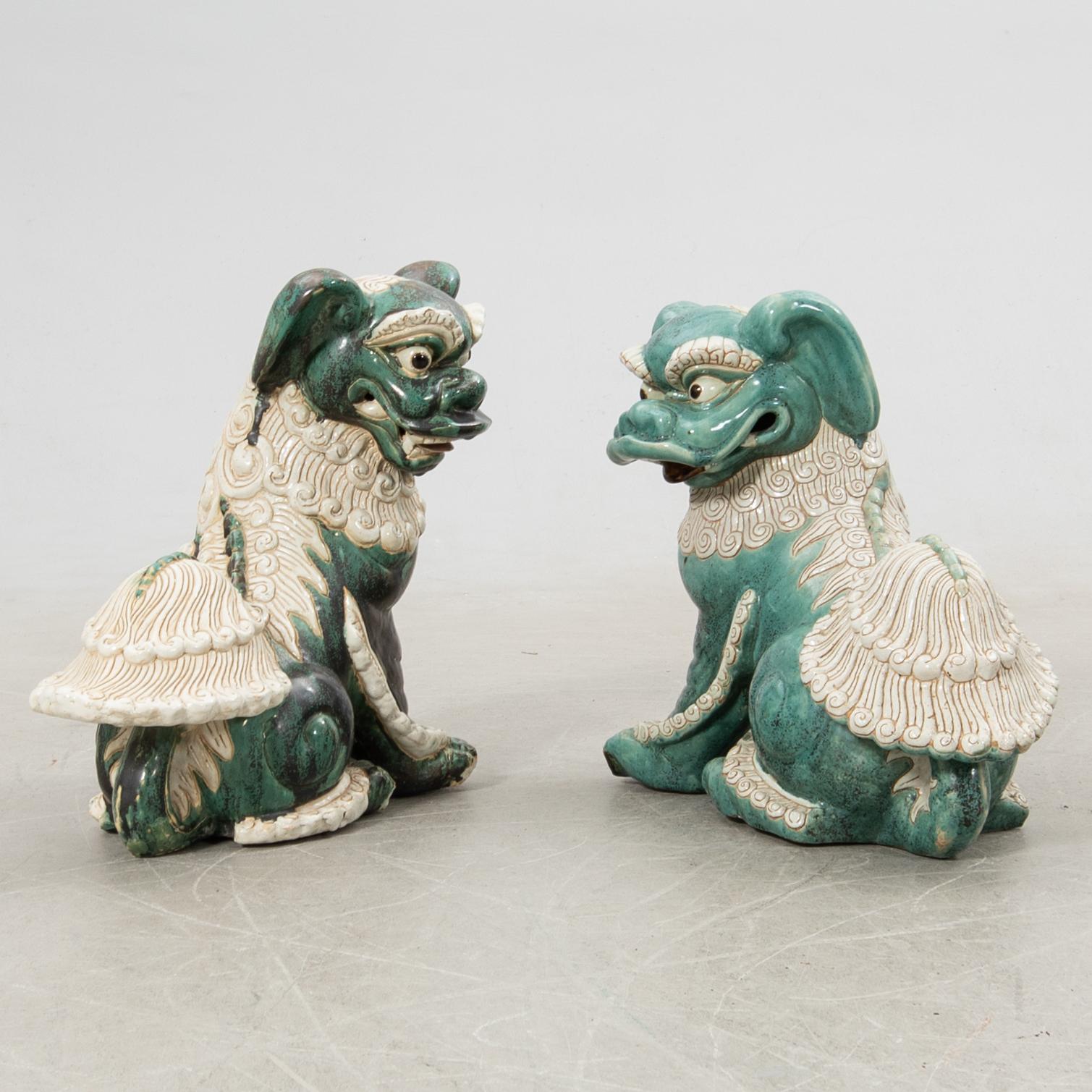 Foo dogs, 2 pcs, stoneware, China, 20th century.