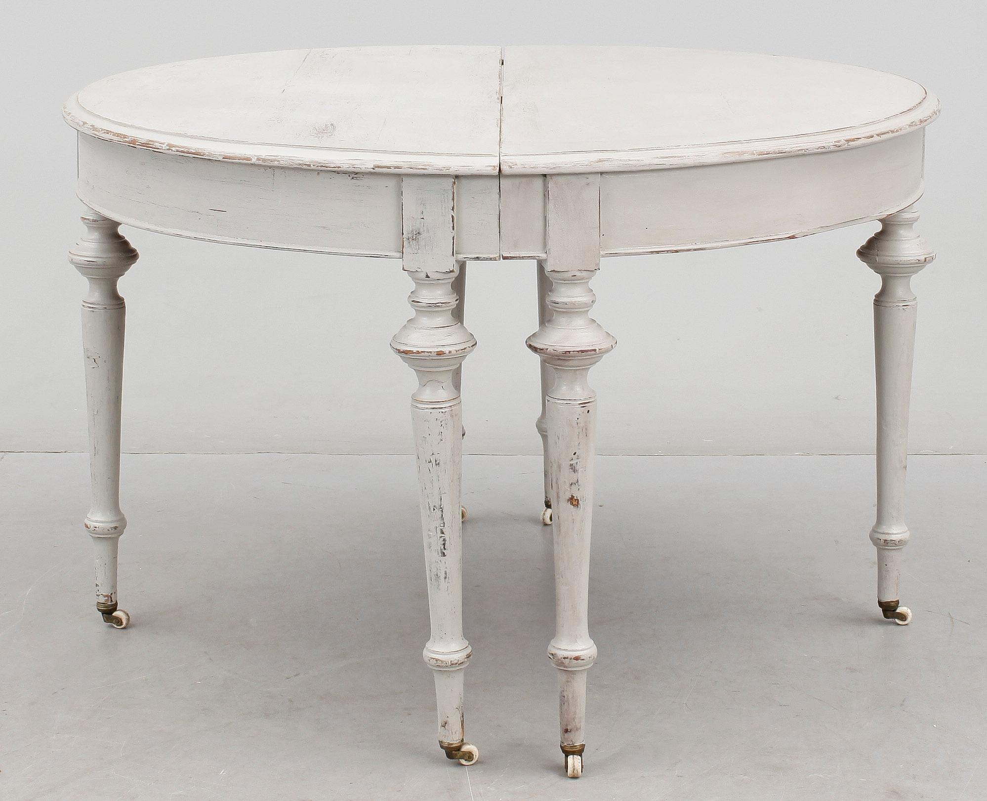 HALVMÅNEBORD, ett par, nyrenässans, 1800-talets slut.