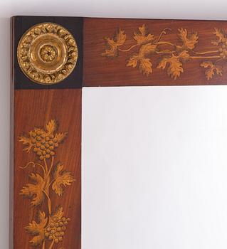 A empire-style miroor from around 1900.