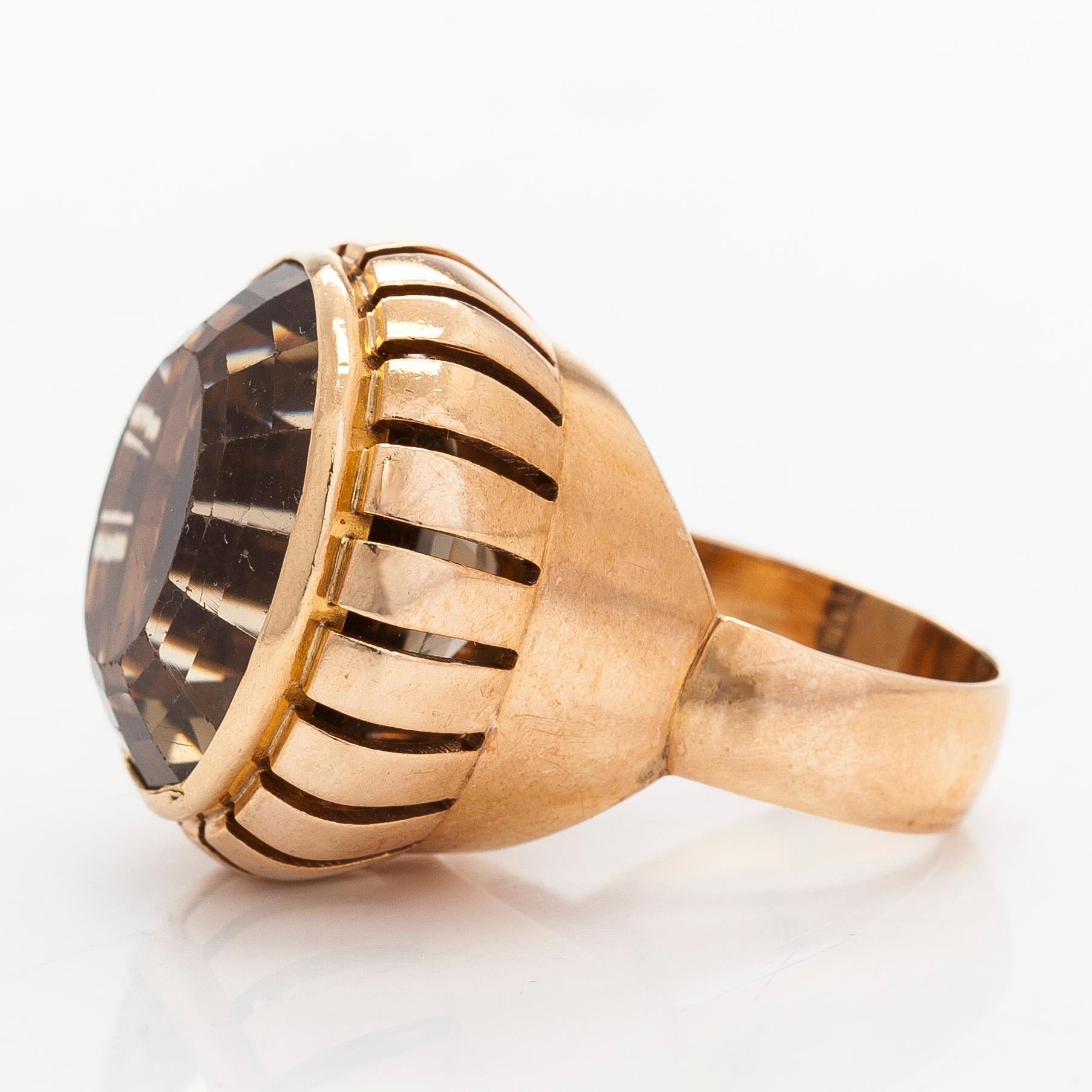 Ring, 14K guld och rökkvarts, Kaisaniemen Kello ja Kulta 1962.
