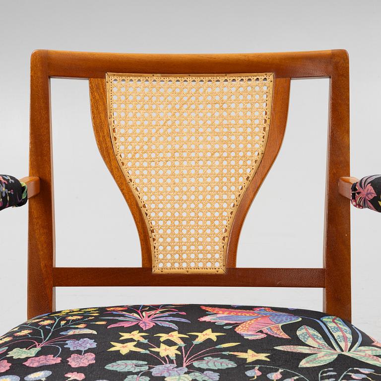 Josef Frank, karmstolar, ett par, modell 969, Firma Svenskt Tenn.