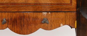 BYRÅ, Louis XVI-stil, 1900-tal.