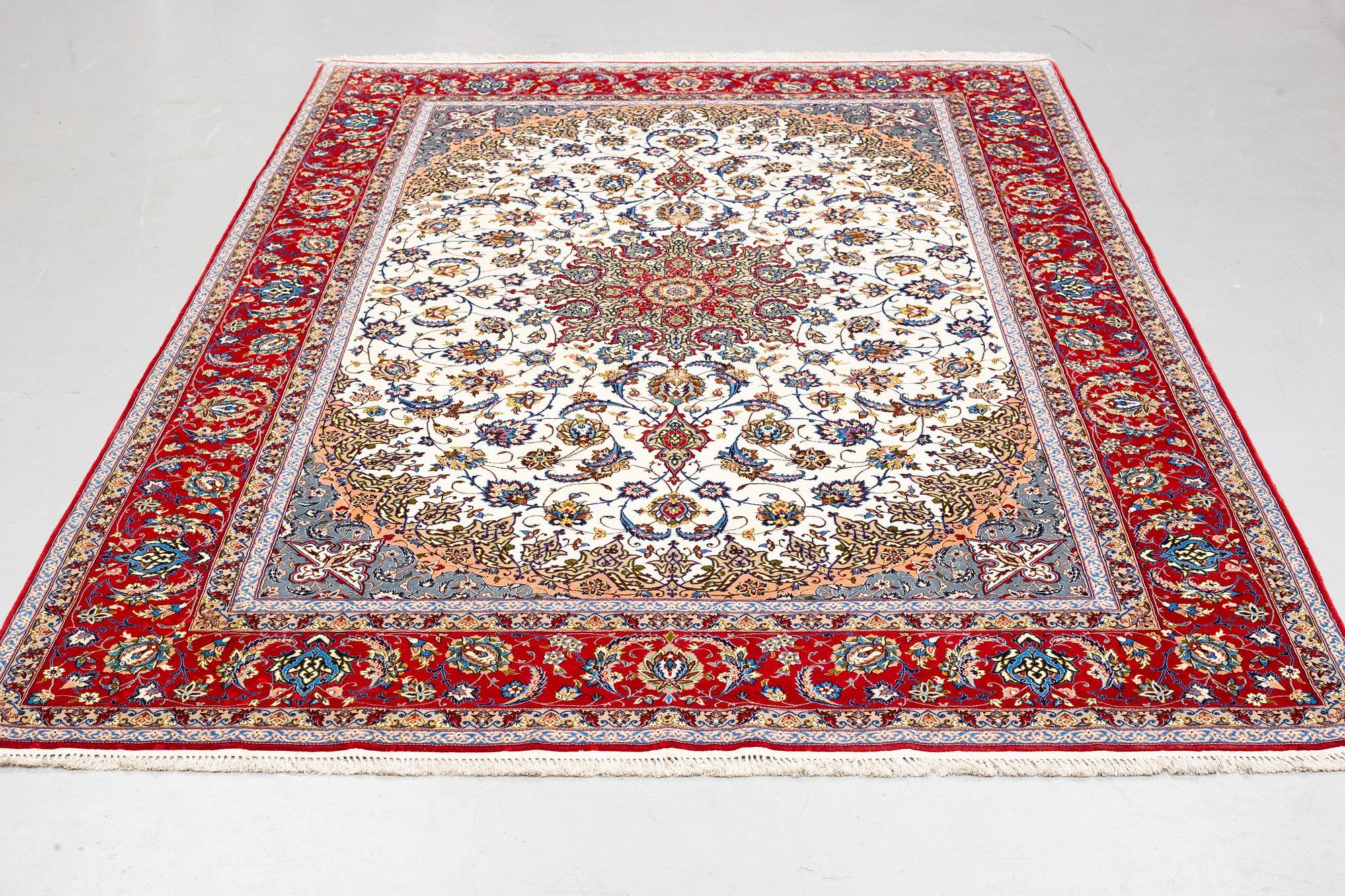 Matto, old Esfahan, ca 310 x 204 cm.