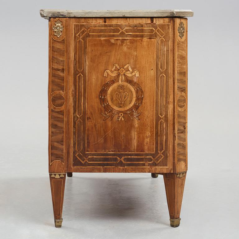 A Gustavian 18th century commode attributed to J. Hultsten.