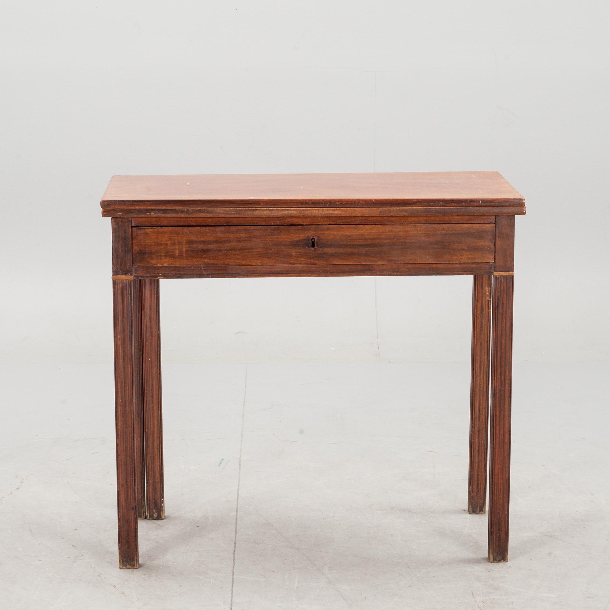 SPELBORD, sengustavianskt, 1700-talets slut.