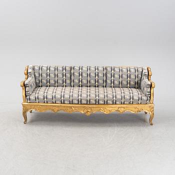 Trågsoffa, rokokostil, 1800-tal, delvis med äldre delar.