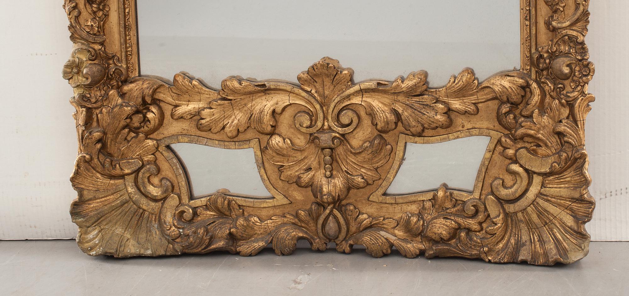 SPEGEL, nyrokoko, förgylld. 1800-talets andra hälft.