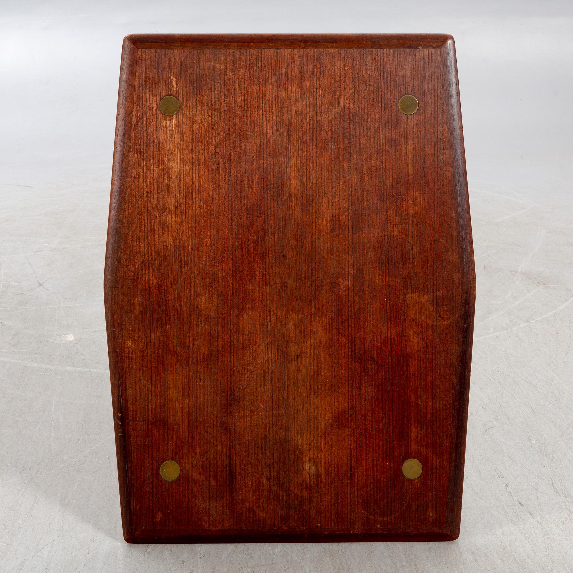 A mid 1900s teak coffee table from Tingströms möbler.