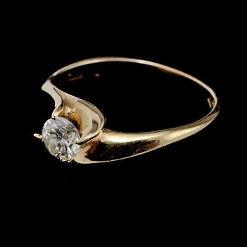 RING, 14k guld med briljantslipad diamant ca 0.4 ct, 1900-talets slut. Vikt 3 g.