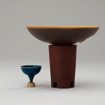 A Wilhelm Kåge 'Farsta' stoneware footed bowl and a 'Farsta Spirea' vase, Gustavsberg Studio 1950's.