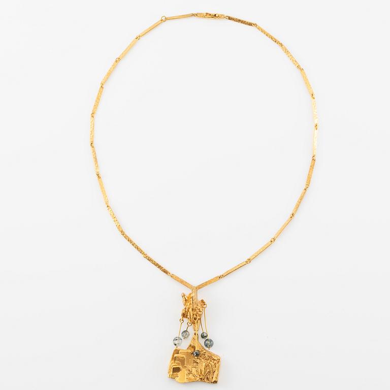 A Björn Weckström, necklace, "It Rains in the Mountains", necklace 18K gold with moss agate. Lapponia 1969. 40 g.