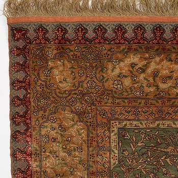 Matta, antik silke Kum Kapi med metallbroschering, Istanbul omkring 1910, "Sultan's Head Prayer" design.