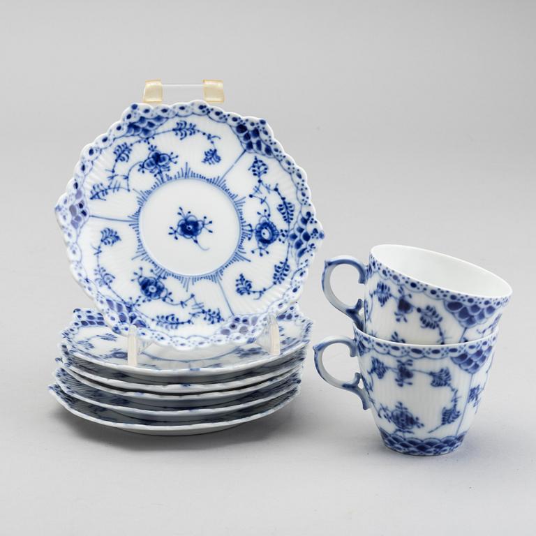 DINNERWARE, 15 pieces, "Musselmalet", Royal Copenhagen.