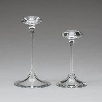 LJUSSTAKAR, ett par, glas, Kjell Engman, Kosta Boda. 1900-talets slut.