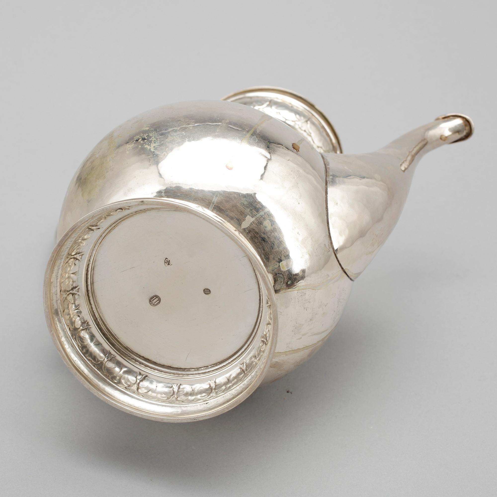 KAFFEKANNA, silver, Köpenhamn 1920, total vikt 598 gram.