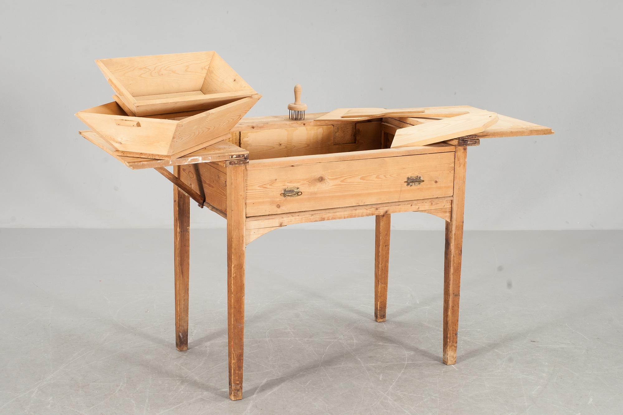 BAKBORD, allmoge, omkring sekelskiftet 18/1900.