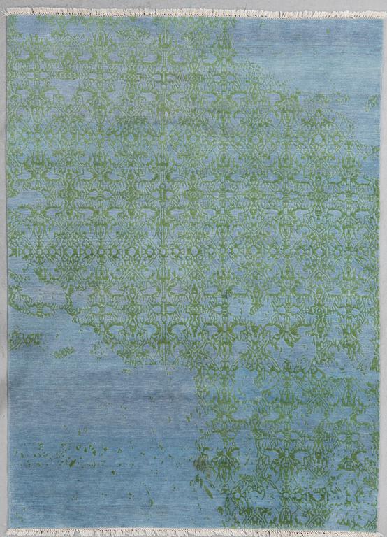 Carpet, 230 x 168 cm.
