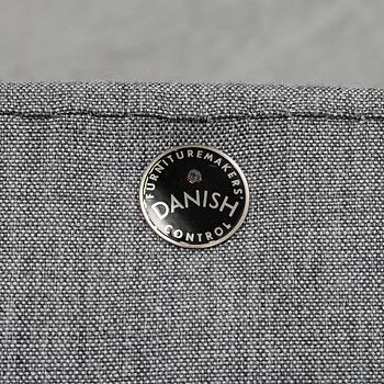 Hans J Wegner, a apir of 'Kastrup Airport Lounge Chair' for AP stolen.