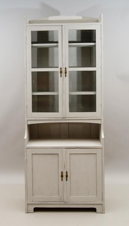 VITRINSKÅP, 1900-talets första hälft.