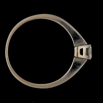 RING, 18k vitguld med briljantslipad diamant ca 0,27 ct. Vikt ca 2,4 gram.