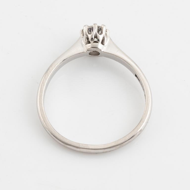 Brilliant cut diamond ring.