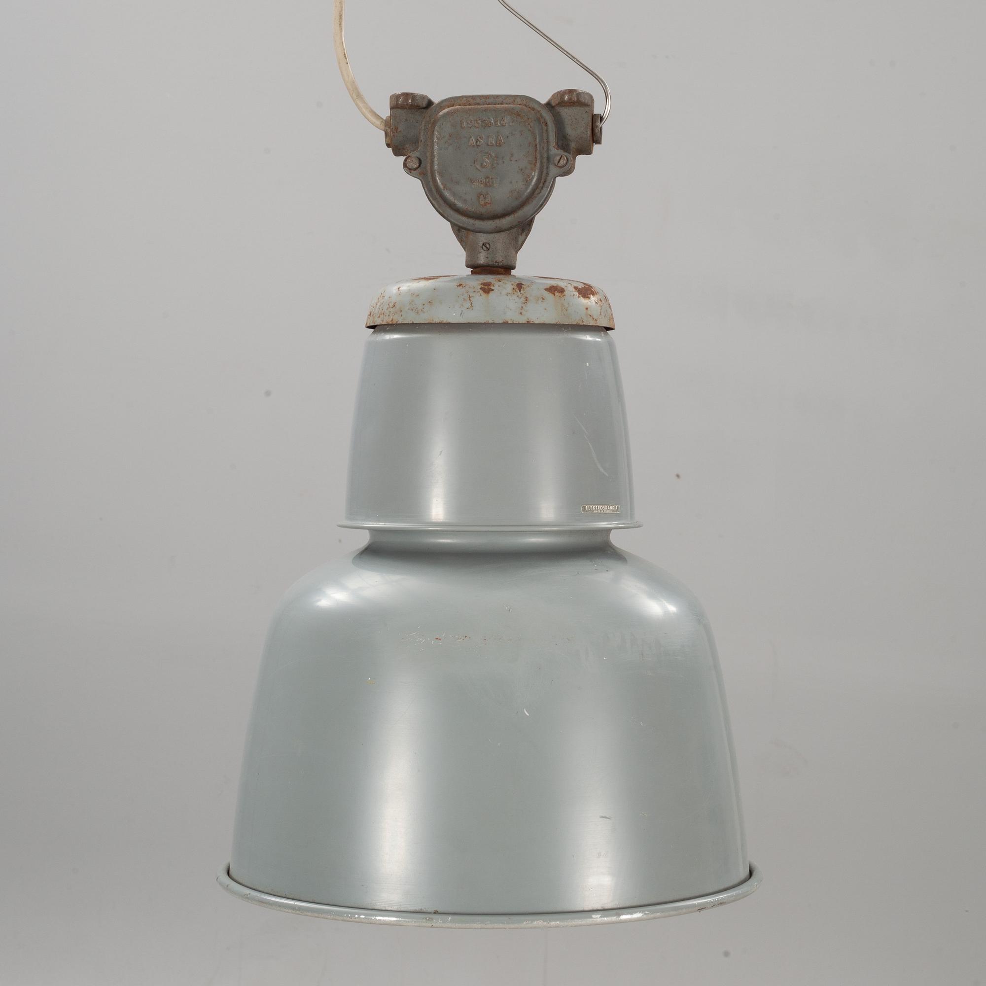 INDUSTRILAMPOR, 2 st, 1900-talets andra hälft.